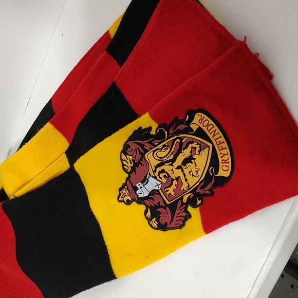 Gryffindor Harry Potter Knit Scarf - Picture 3 of 4